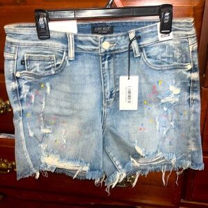 NWT Judy Blue paint splatter shorts